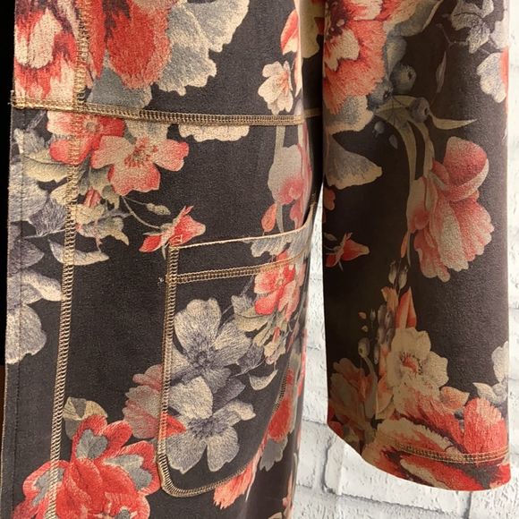 Floral Print Open Front Jacket - Picture 3 of 6